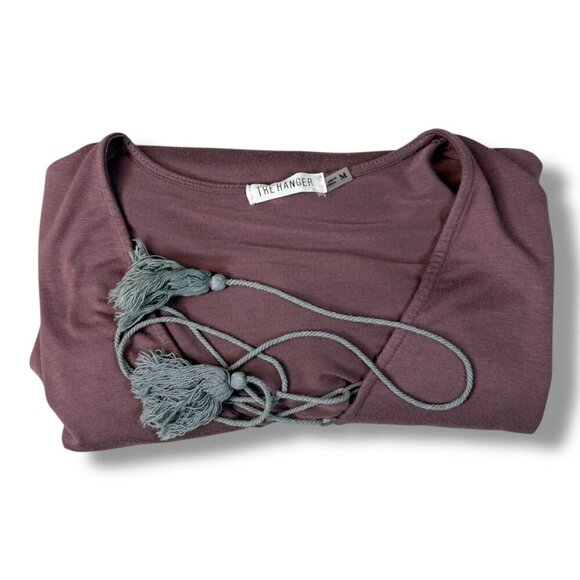 The Hanger Top Womens Sz M Mauve Short-Sleeve V-Neck Lace-Up Tassel Tie Tee Boho - Picture 2 of 9